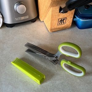 Veggie  scissors